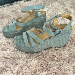 worn once! Lucky Brand Blue Wedge Sandals 11